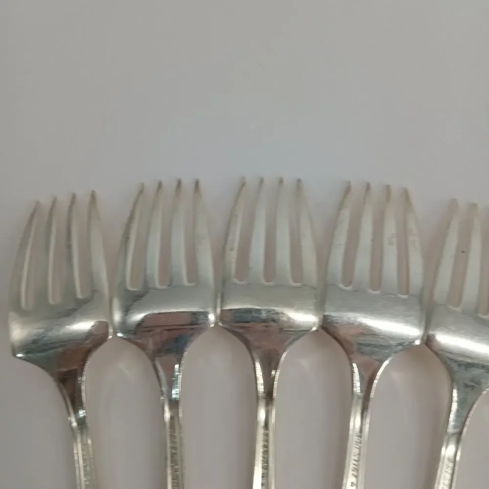 6X SF Oneida Prestige GRENOBLE Silverplate Salad Forks